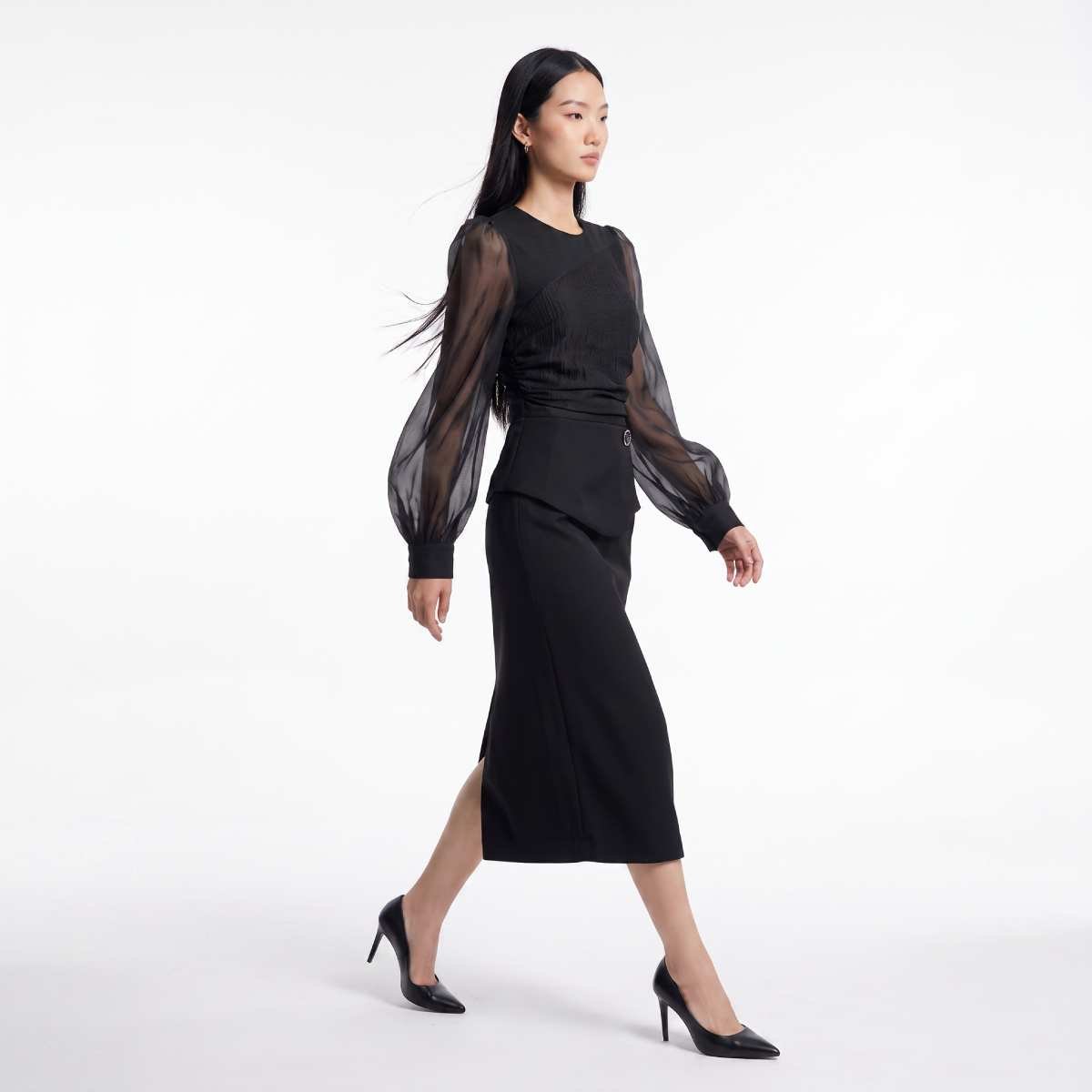 Áo Tweed Khuyết — dáng đi