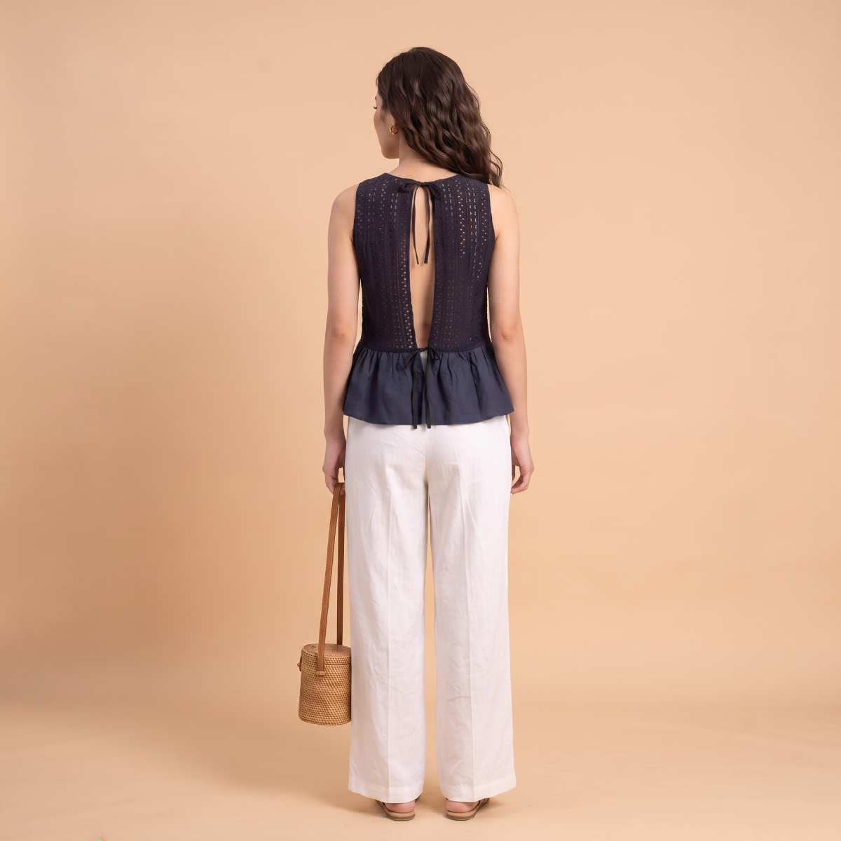 Áo Ren Peplum Khoét Lưng — toàn thân